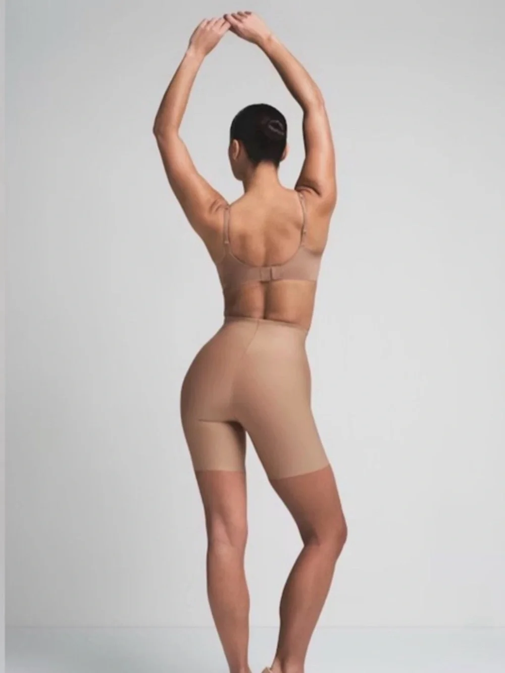 SKIMS Body Zoned Mid Rise Shaping Shorts NWT | Clay | Medium